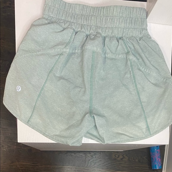 *New Without Tags* Lululemon Tracker Shorts “Blue Glow” - Picture 3 of 4